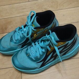 Puma LaMelo Basketball MB.02 JR  “HONEYCOMB “  US 6 Good Condition Sneaker